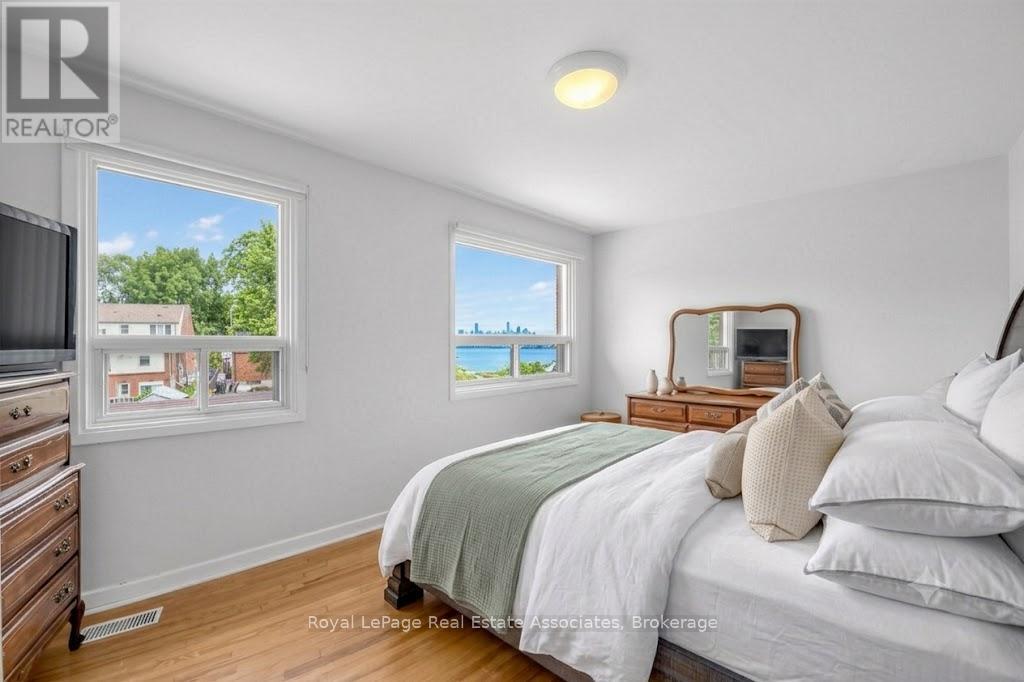 256 JOHN STREET - 21