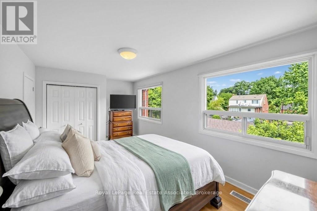 256 JOHN STREET - 22