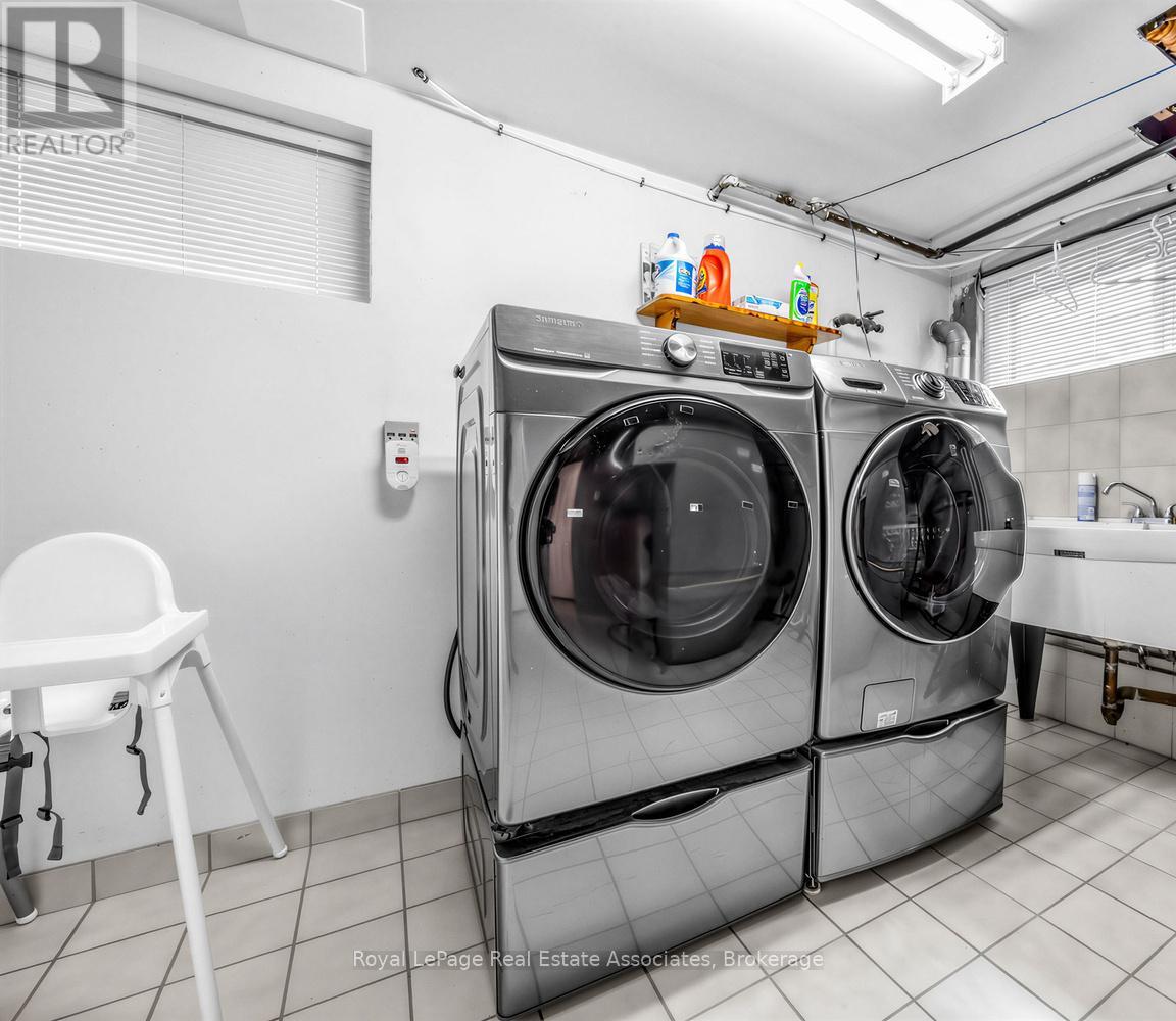256 JOHN STREET - 31