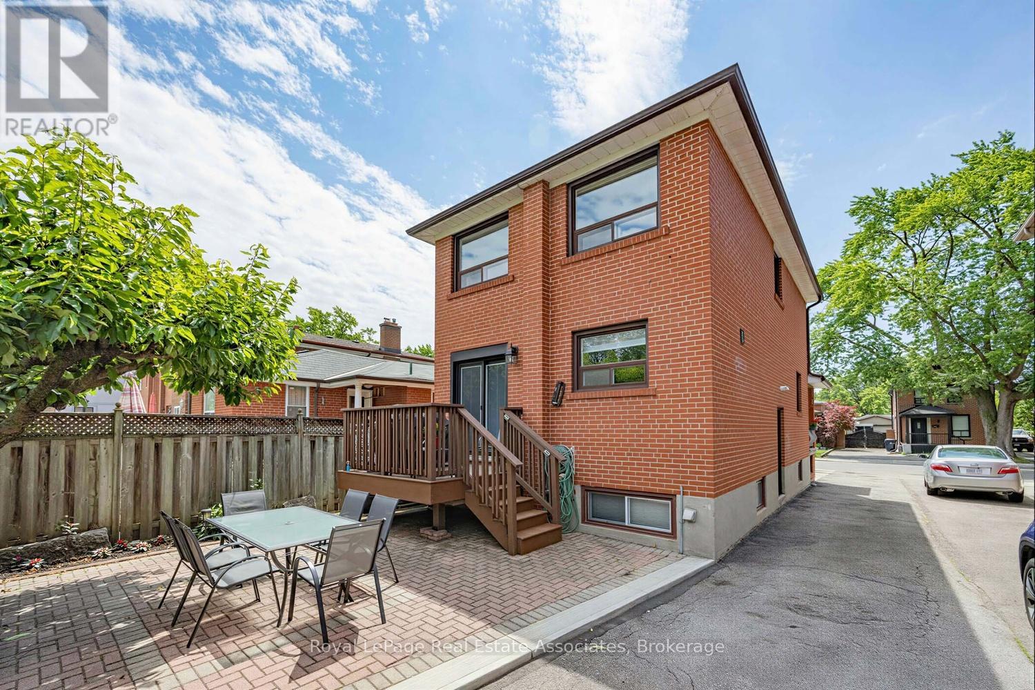 256 JOHN STREET - 36