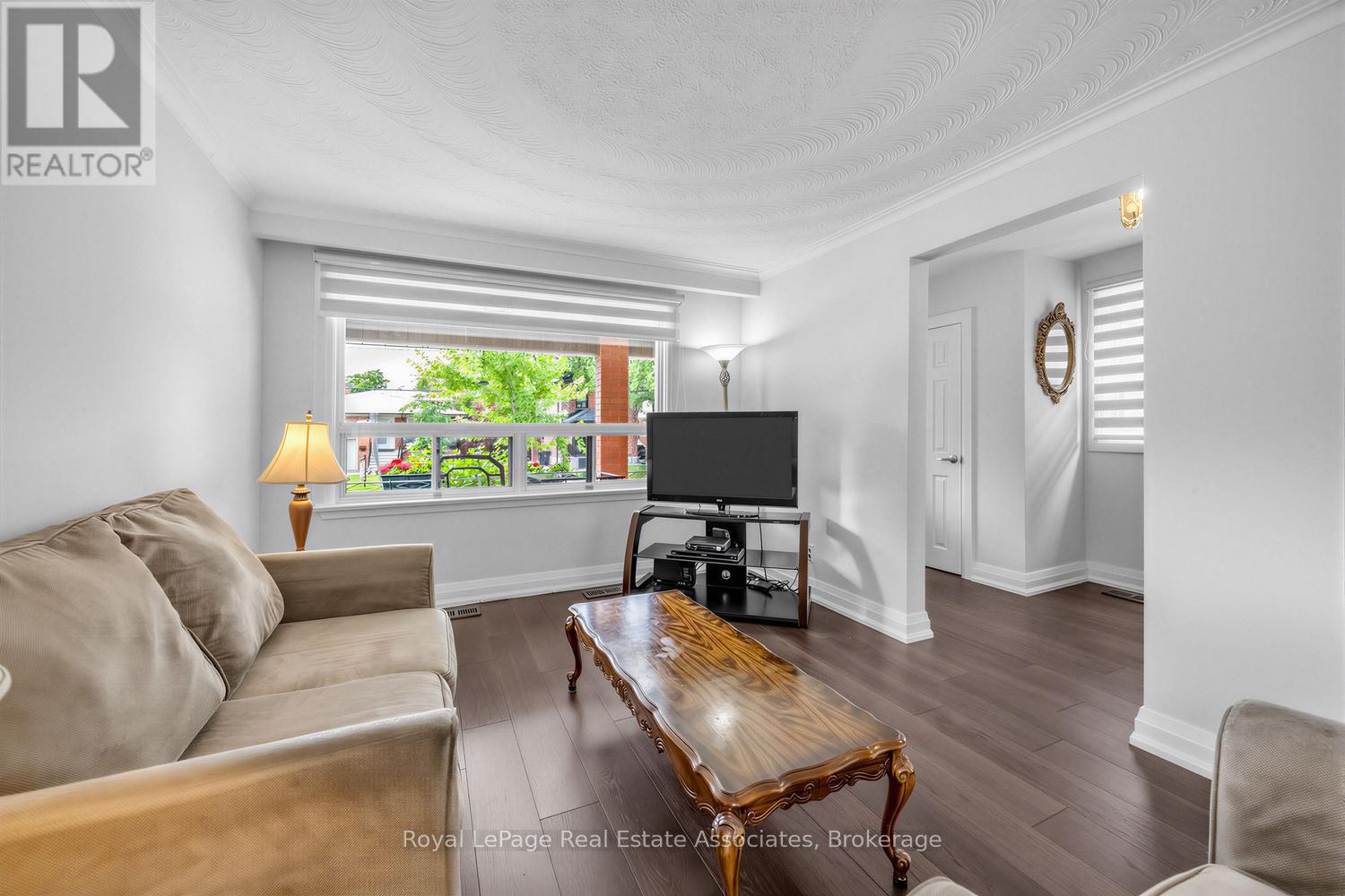 256 JOHN STREET - 6