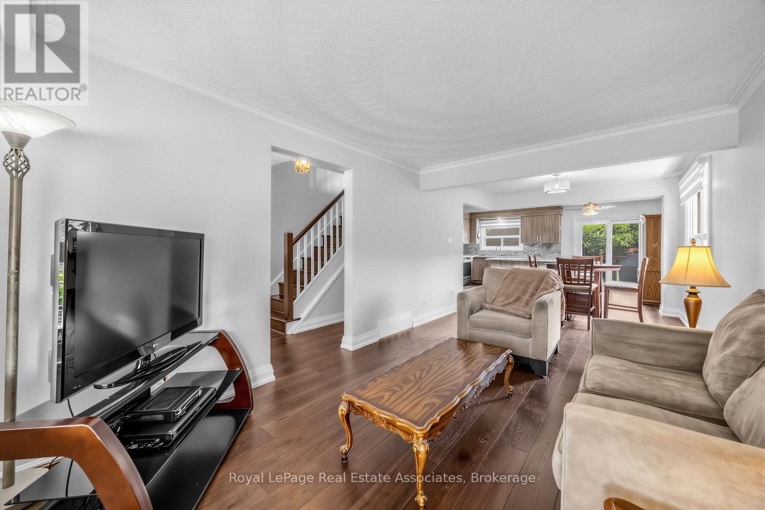 256 JOHN STREET - 7