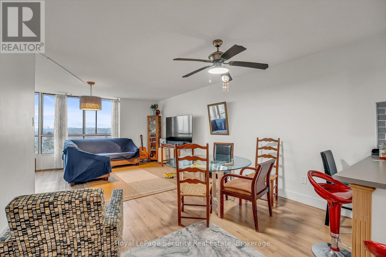 #1207 10 MARTHA EATON WAY - 11