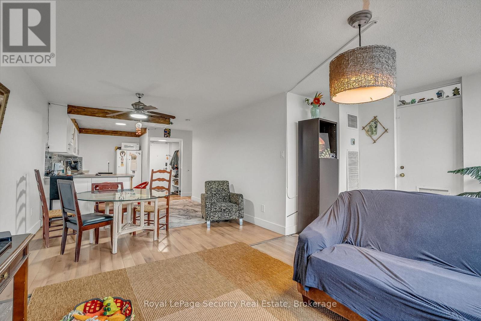 #1207 10 MARTHA EATON WAY - 17