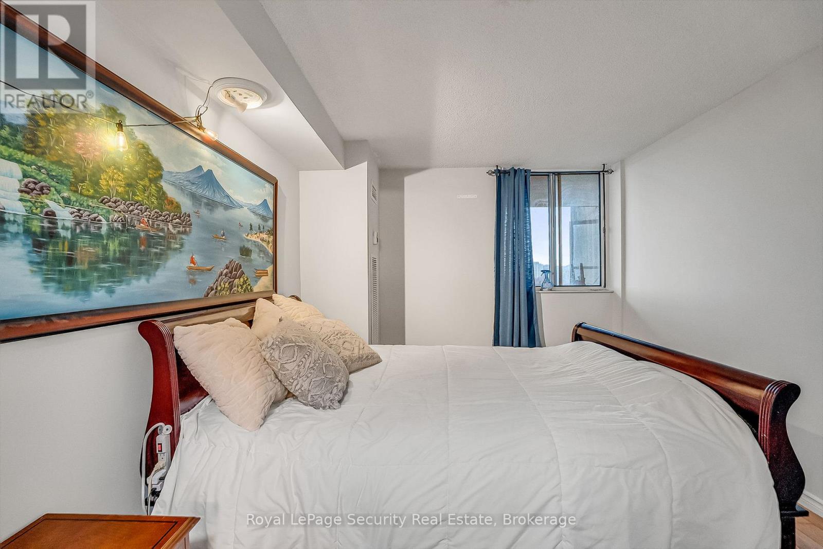 #1207 10 MARTHA EATON WAY - 20