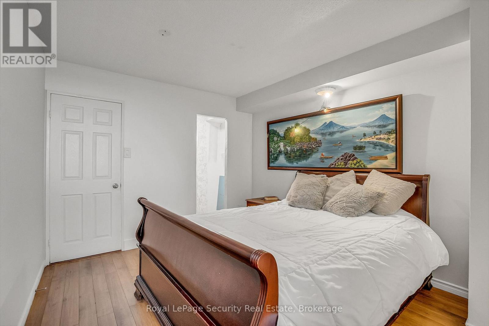 #1207 10 MARTHA EATON WAY - 21