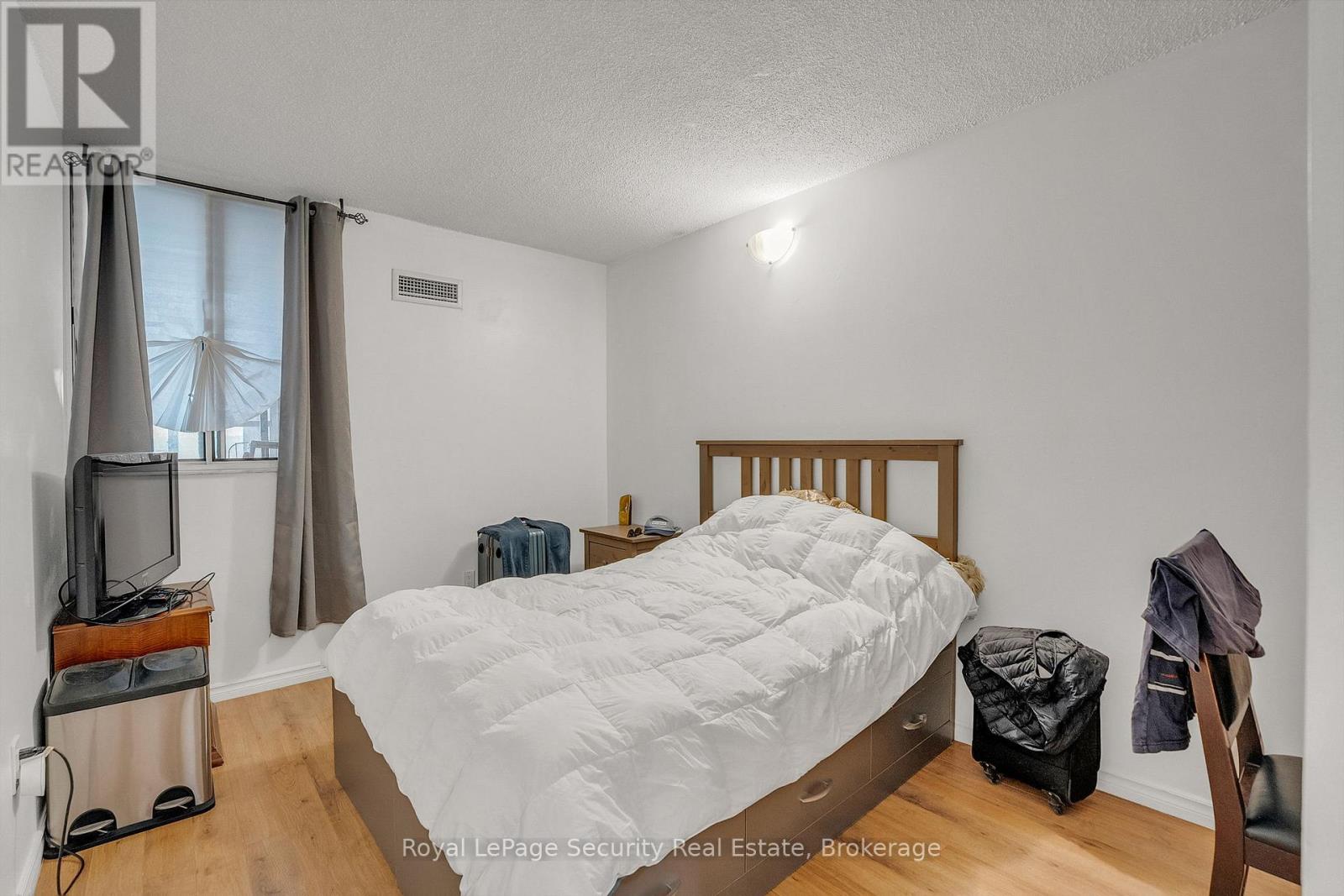 #1207 10 MARTHA EATON WAY - 24