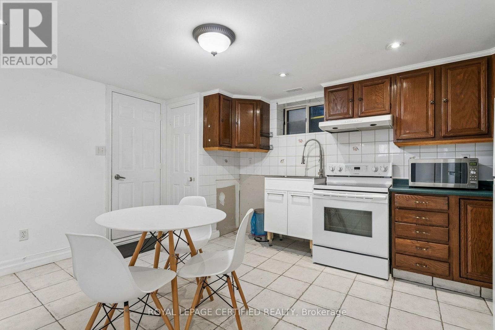 33 DONALD AVENUE - 25