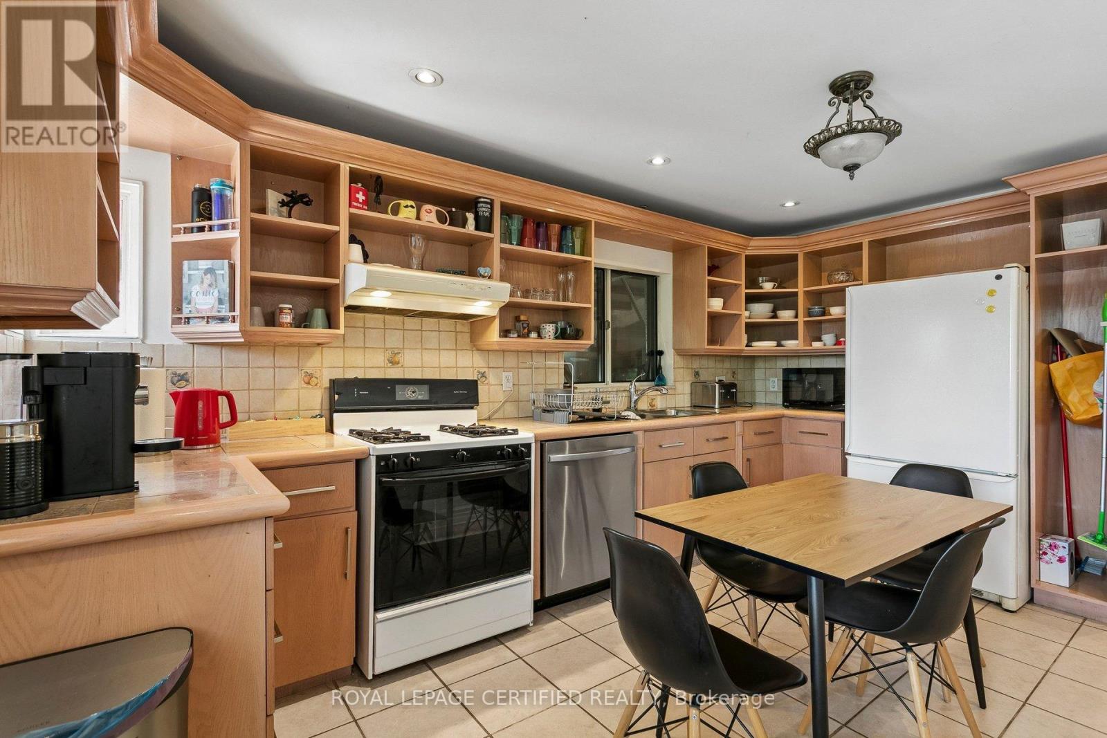 33 DONALD AVENUE - 9