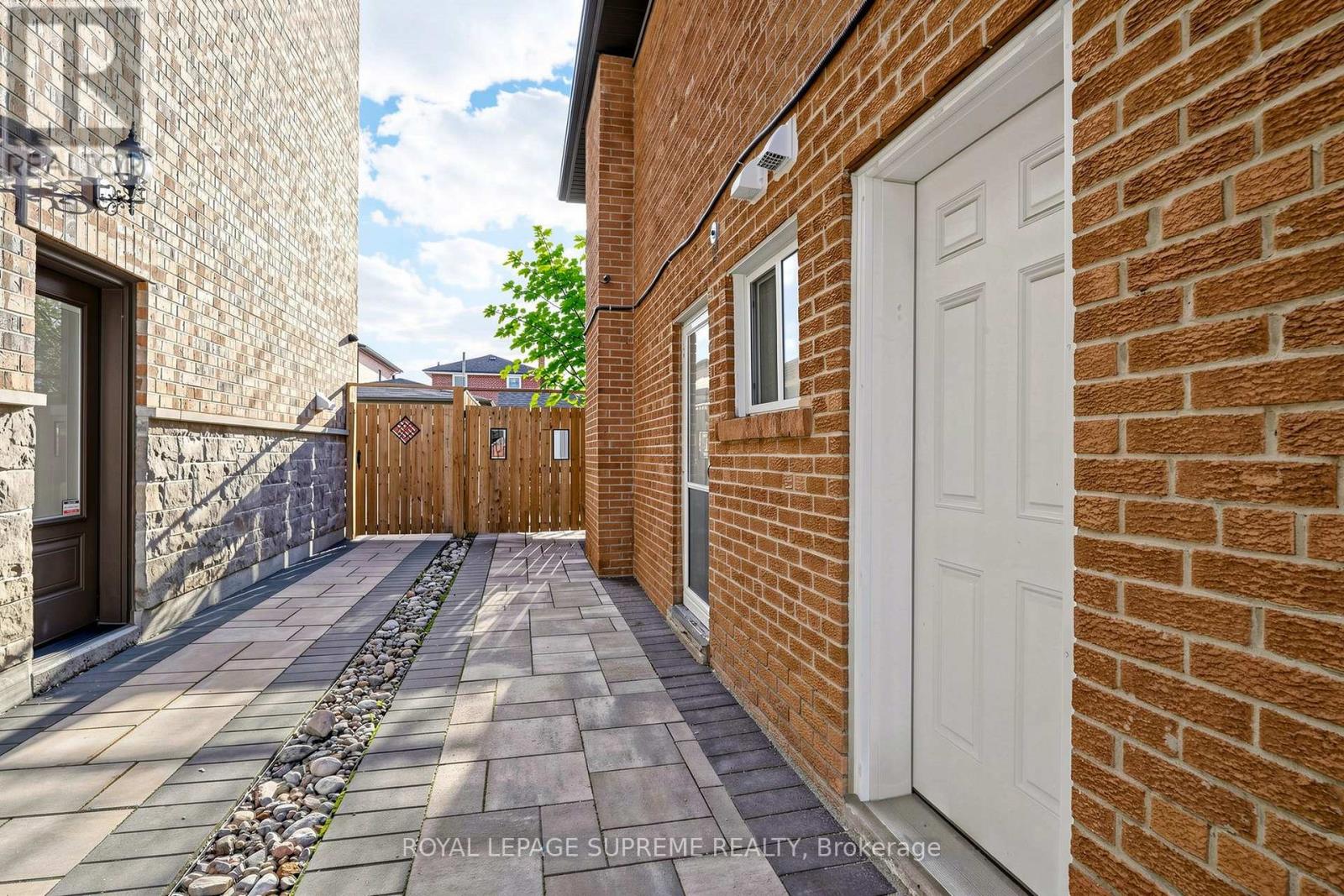 46 CHISWICK AVENUE - 34