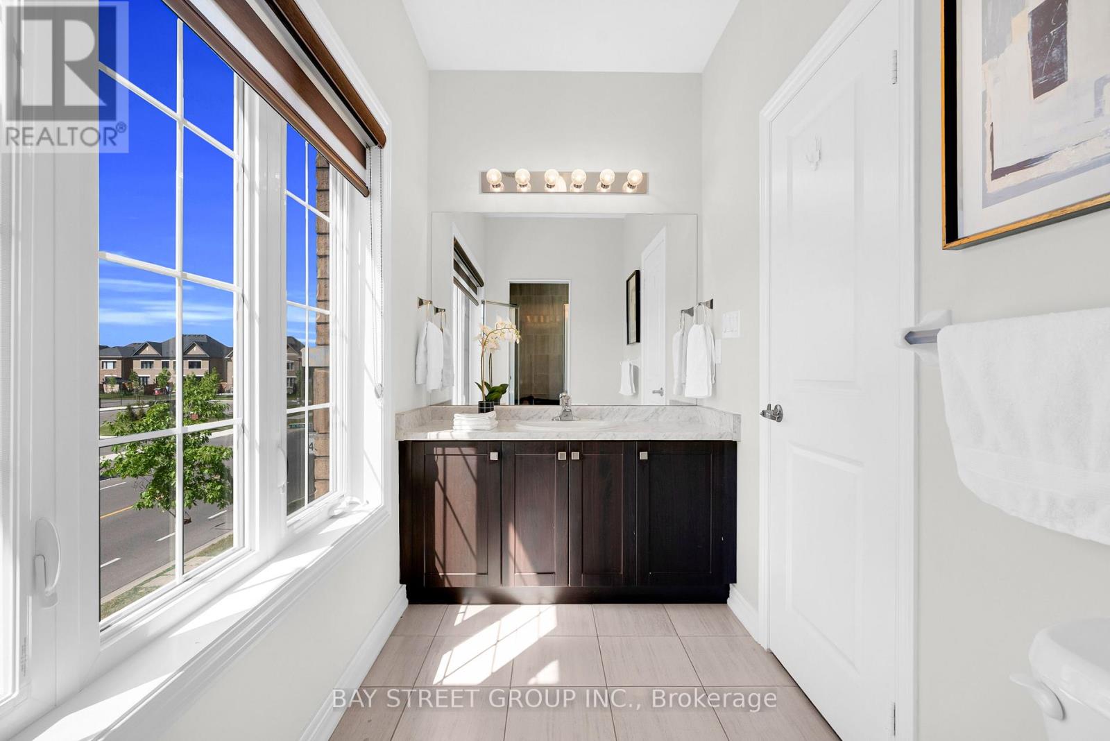 221 CLOCKWORK DRIVE - 24