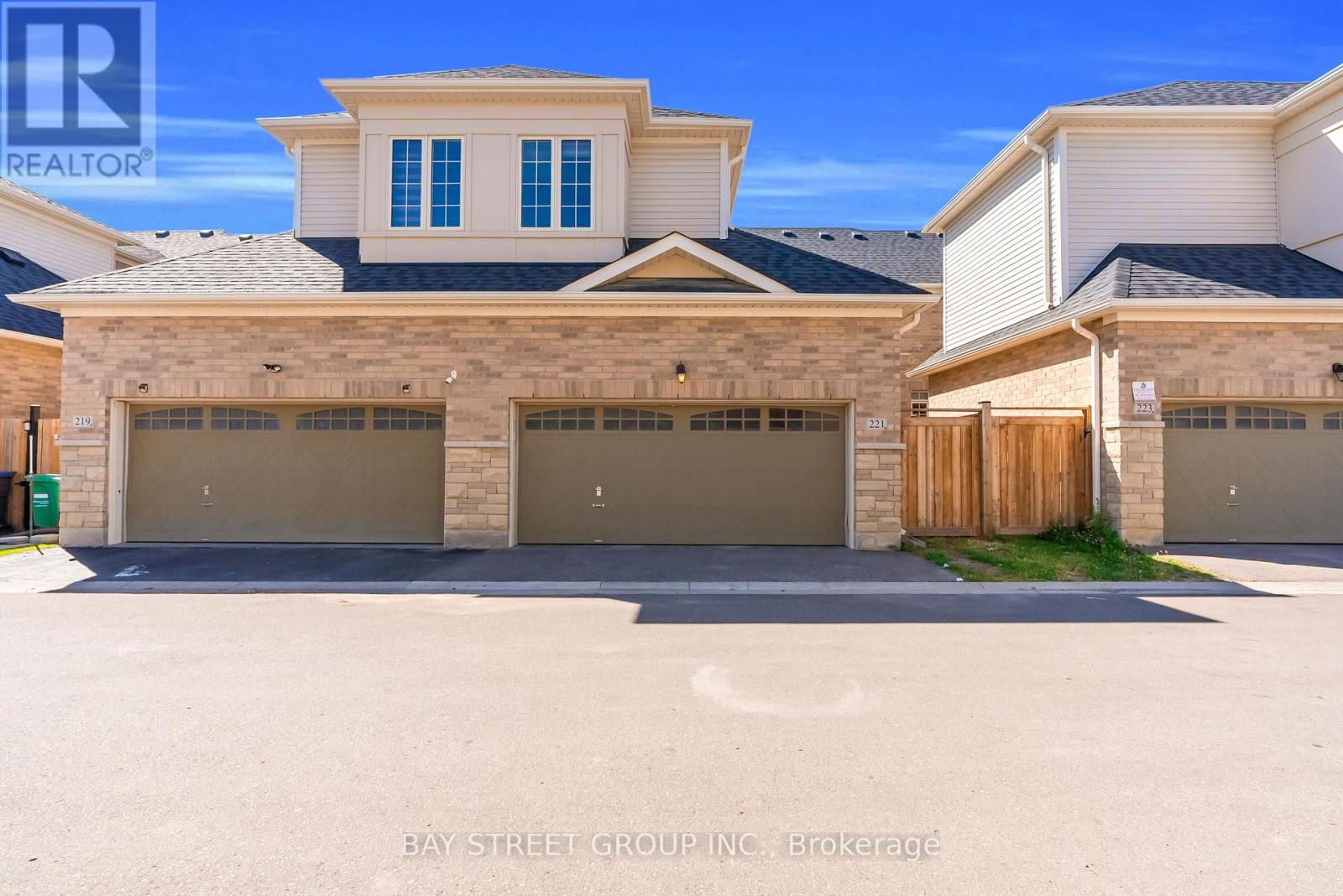 221 CLOCKWORK DRIVE - 38