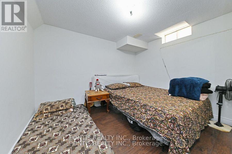 198 MOFFATT AVENUE - 32