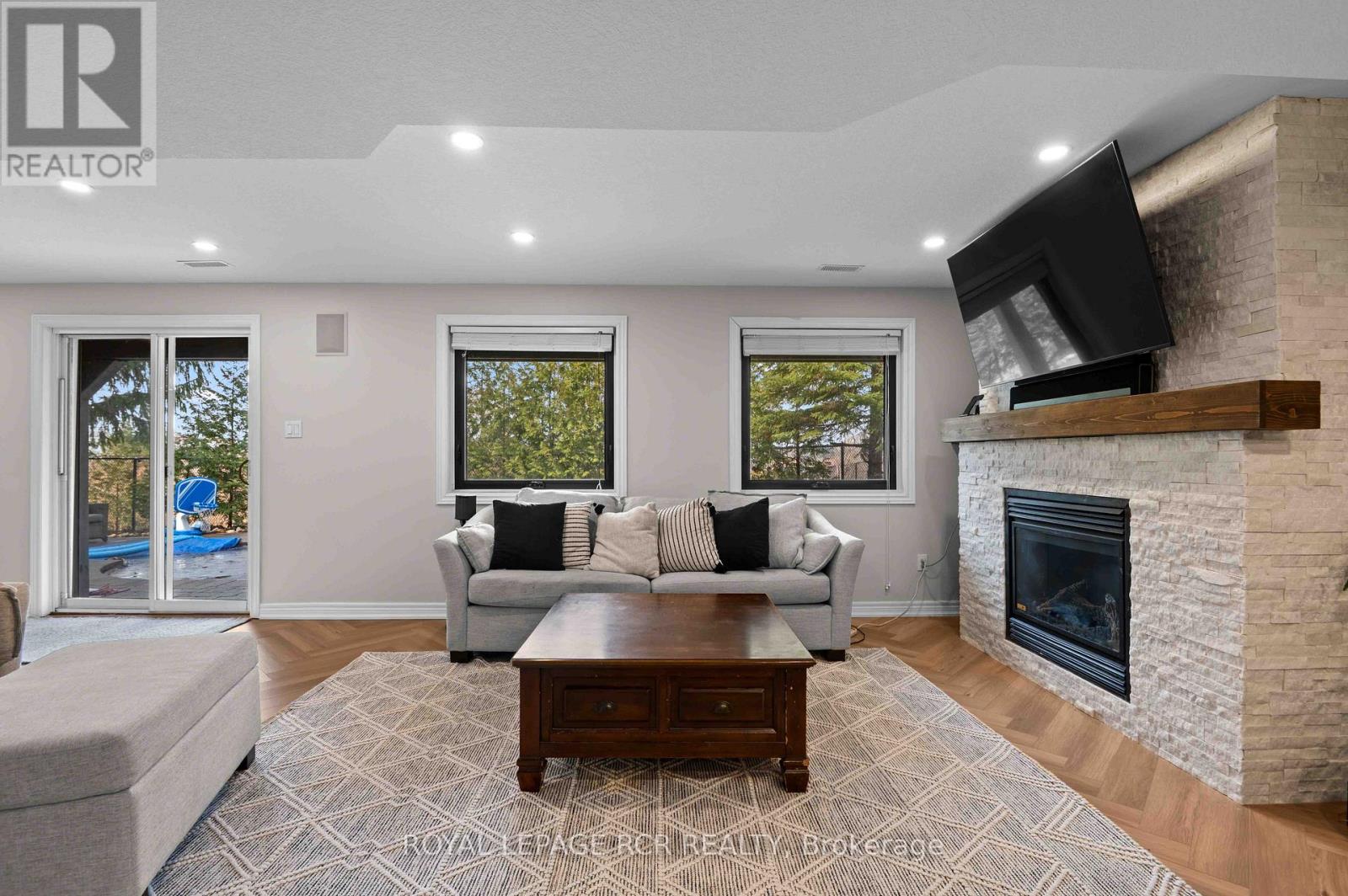 118 OAK RIDGE DRIVE - Image 37