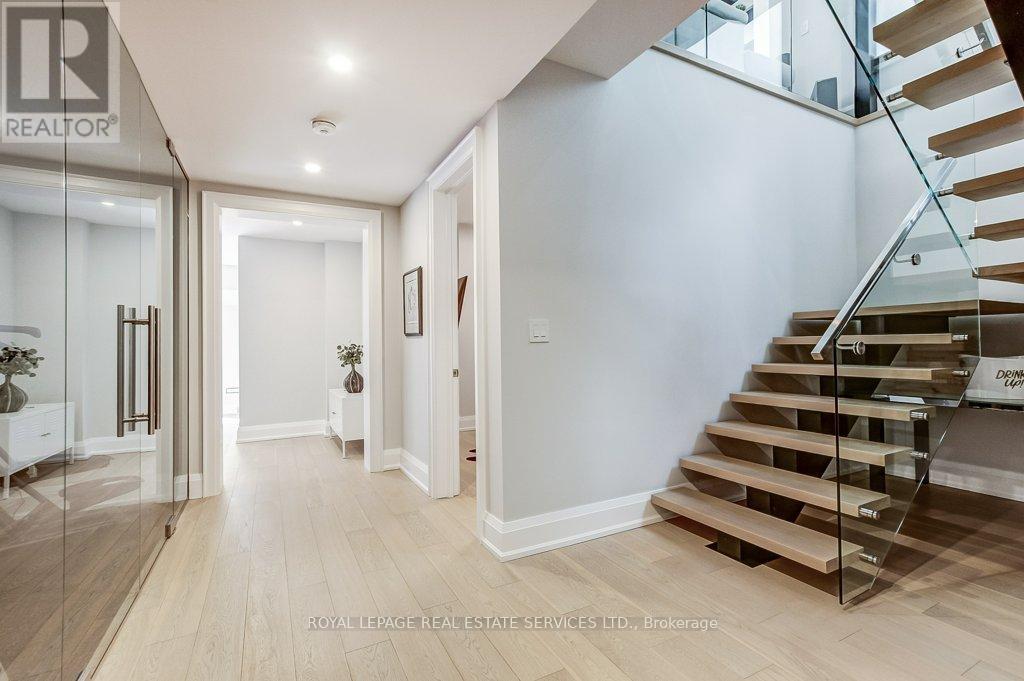 3119 VICTORIA STREET - 28