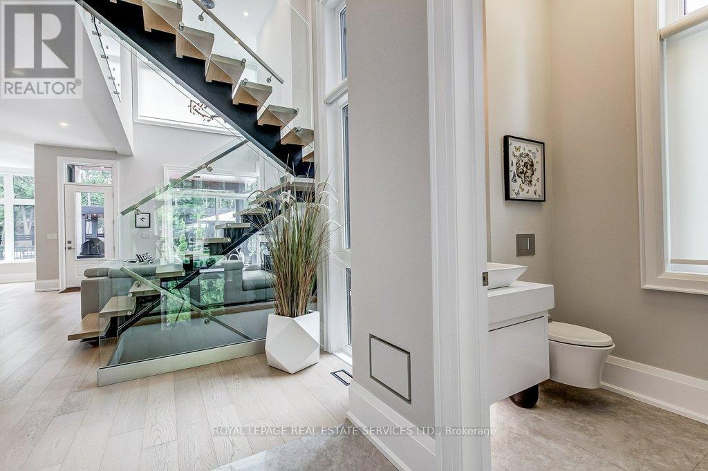3119 VICTORIA STREET - 5