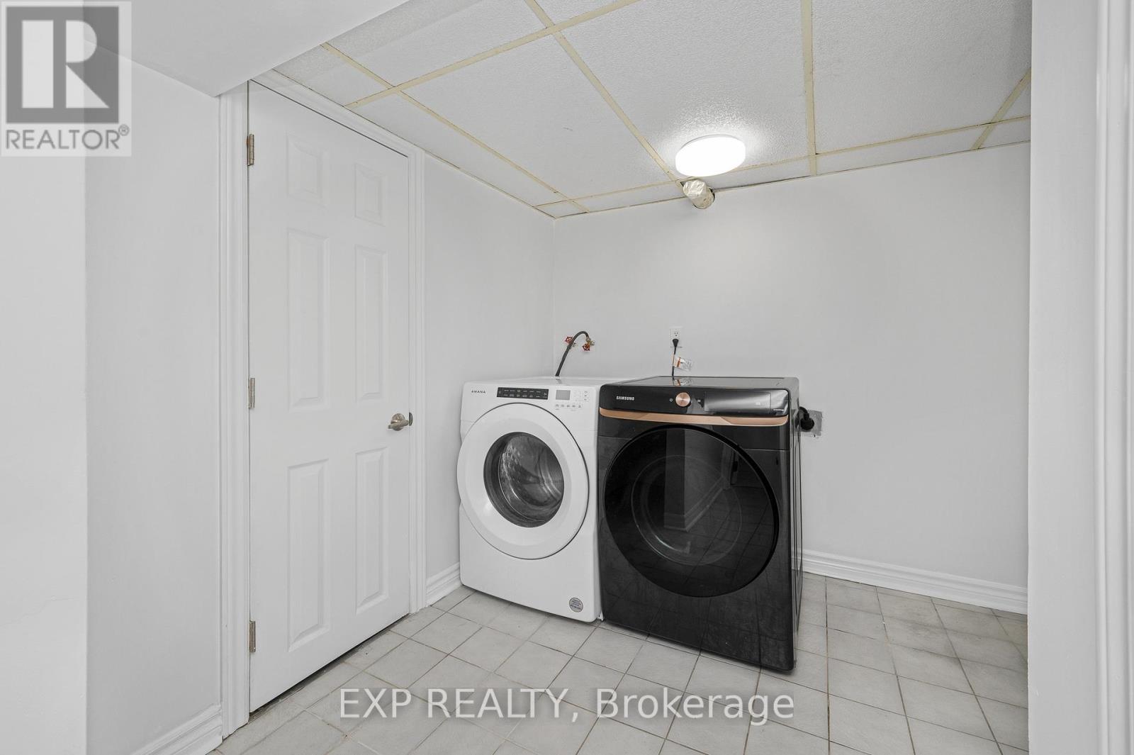 132 HESLOP ROAD - 35