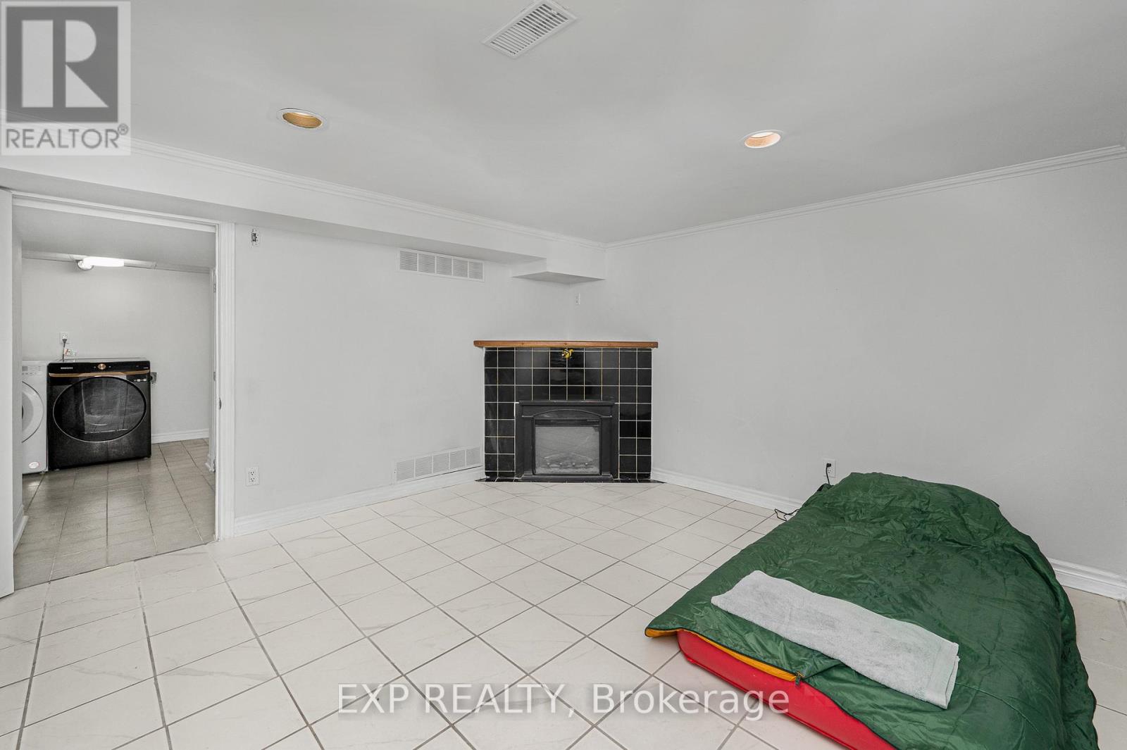 132 HESLOP ROAD - 34