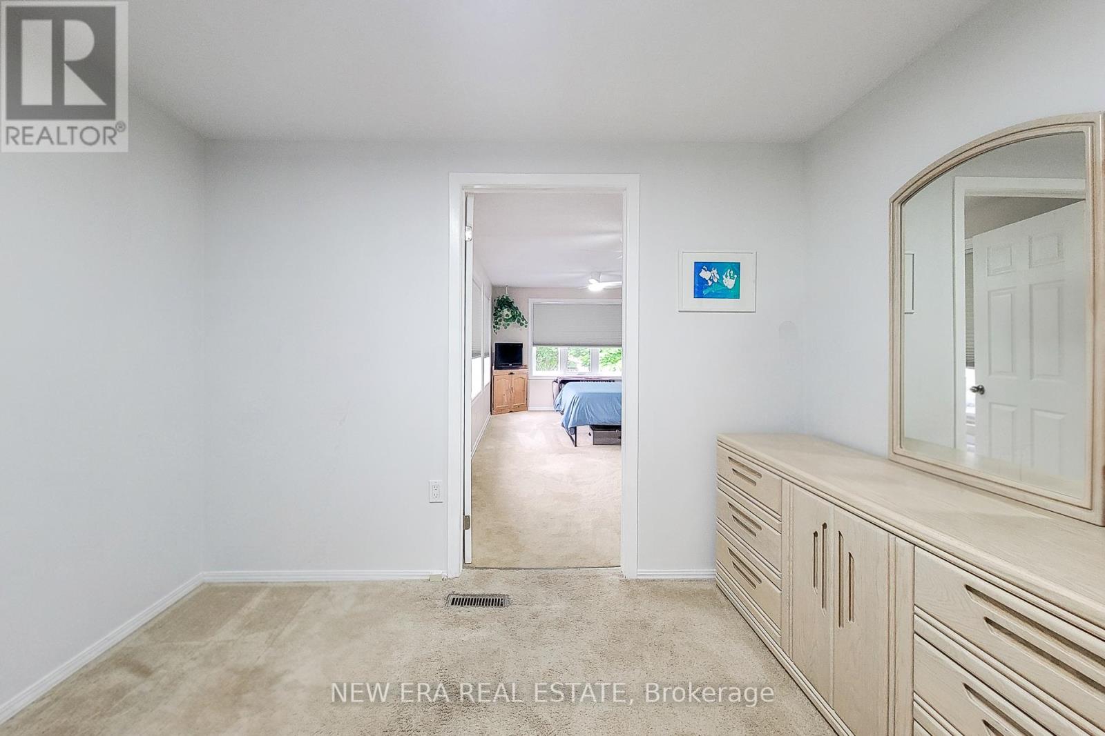 8 DALTON GATE - 23