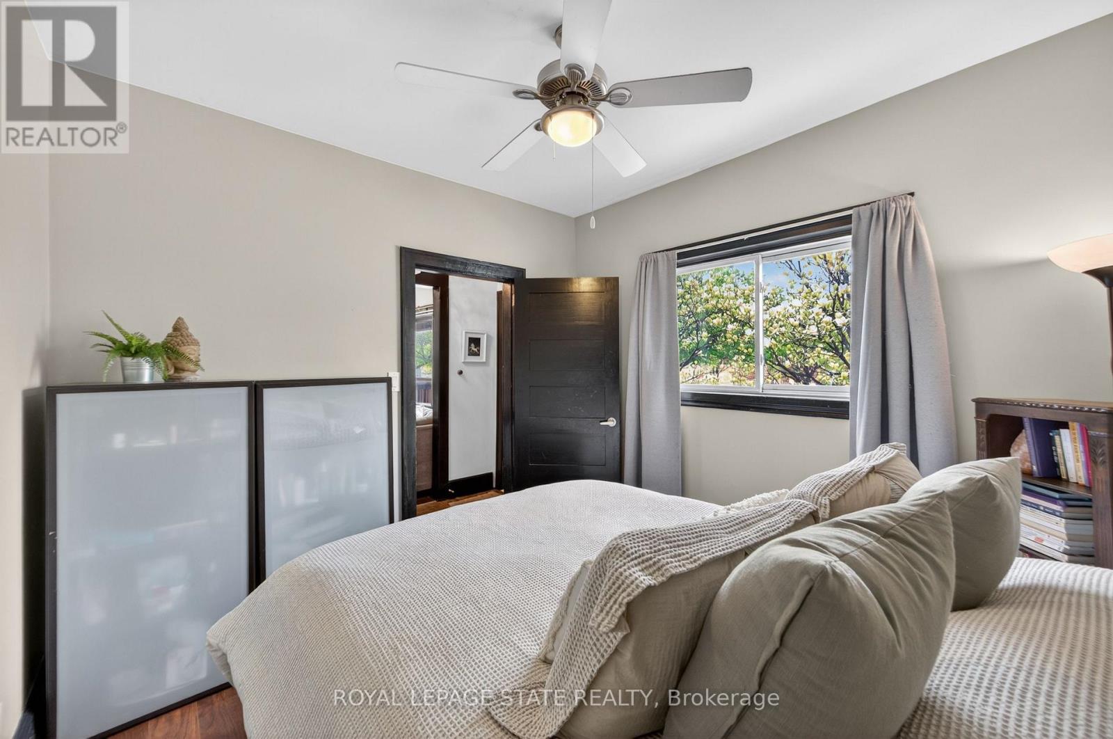 147 STRACHAN STREET E - 10