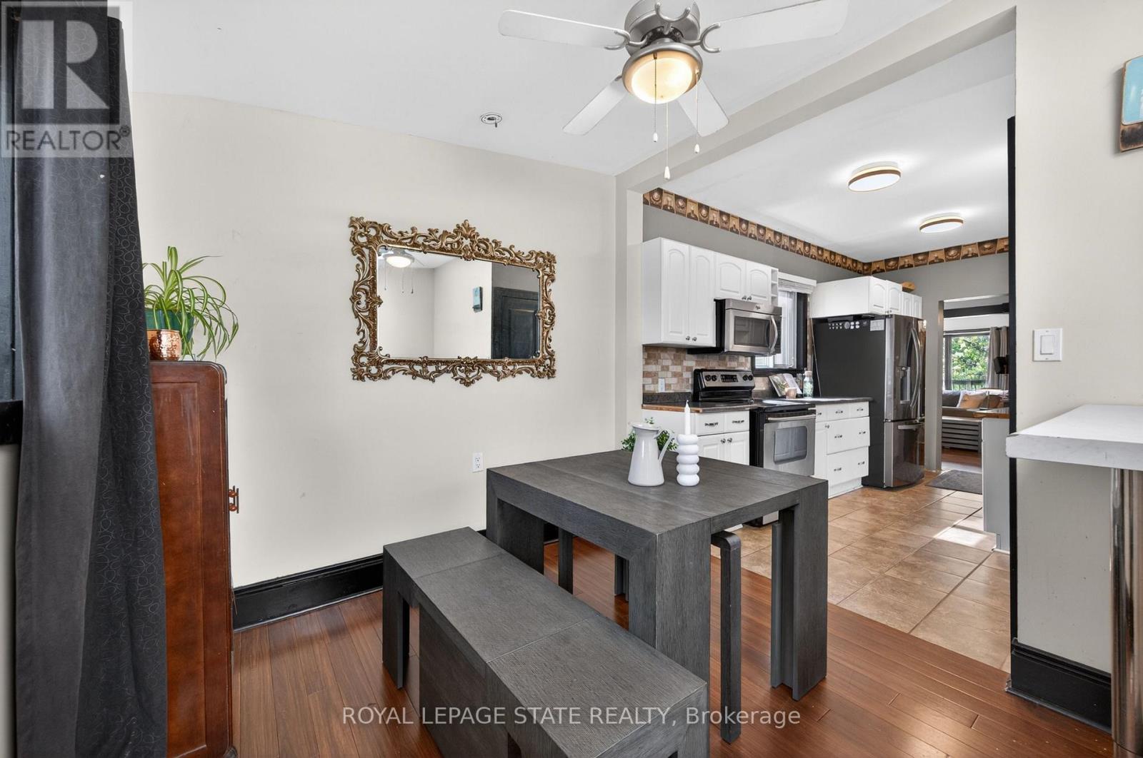 147 STRACHAN STREET E - 21