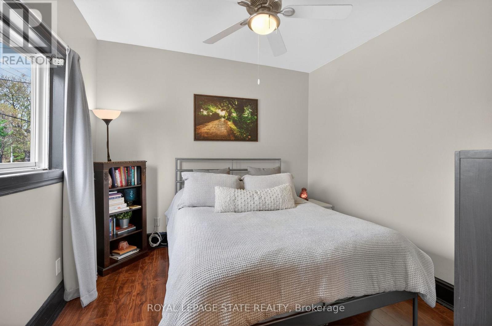 147 STRACHAN STREET E - 9