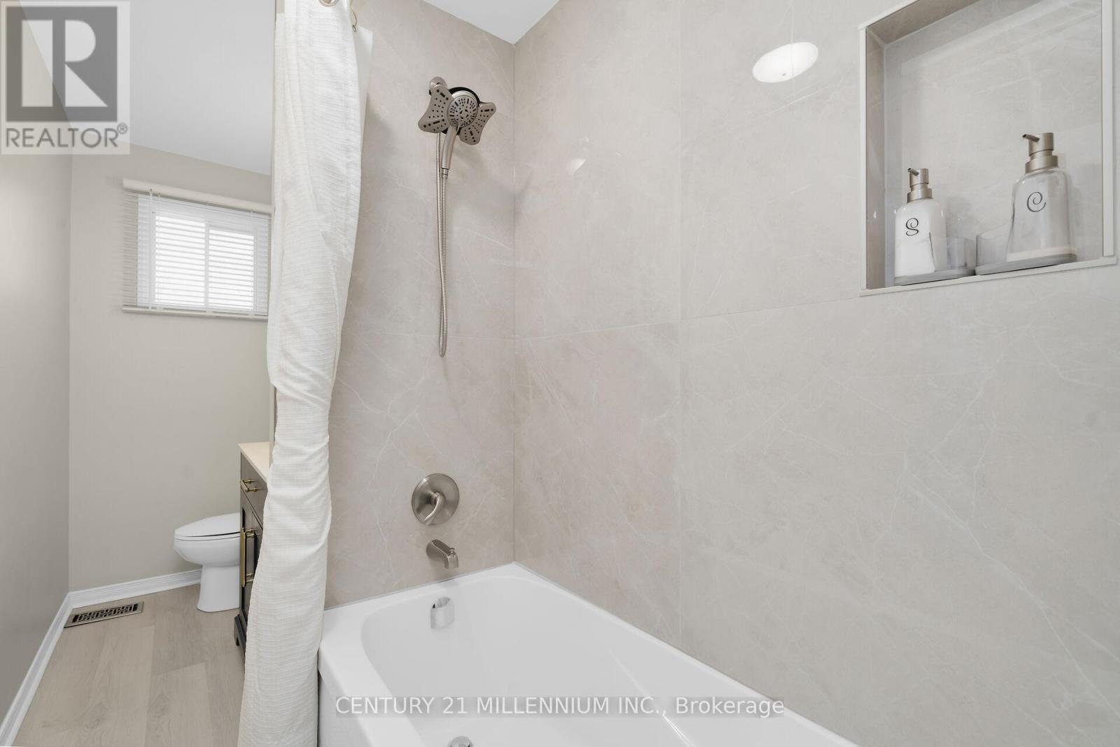 83 DOUGLAS CRESCENT - 25
