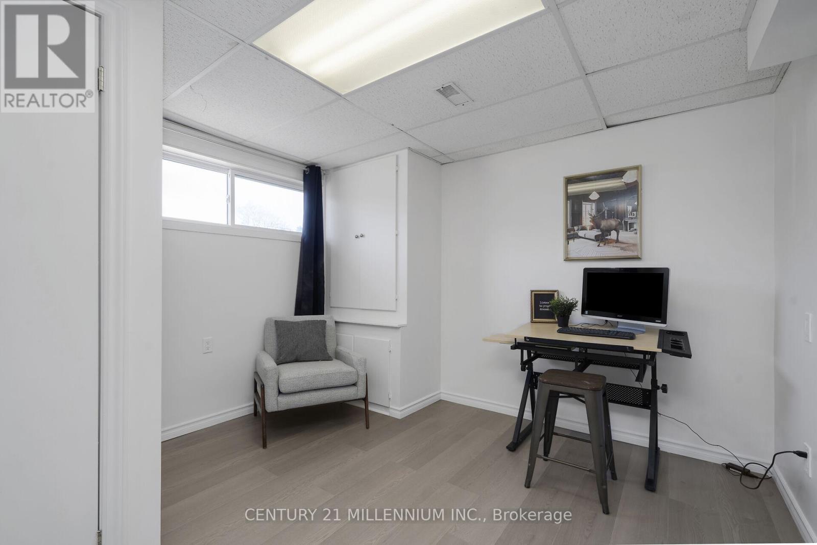 83 DOUGLAS CRESCENT - 29