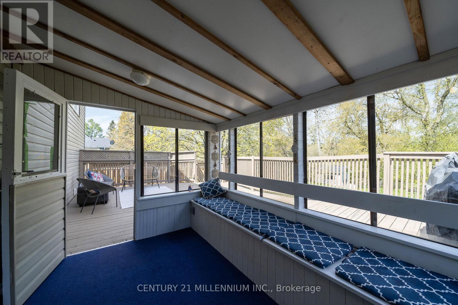 83 DOUGLAS CRESCENT - 30