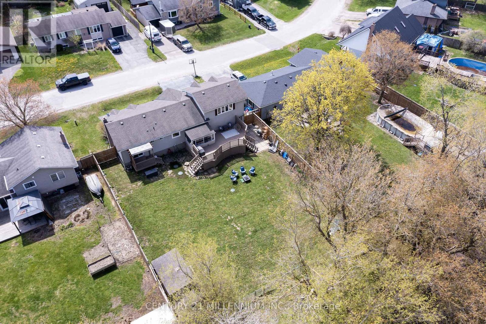 83 DOUGLAS CRESCENT - 41