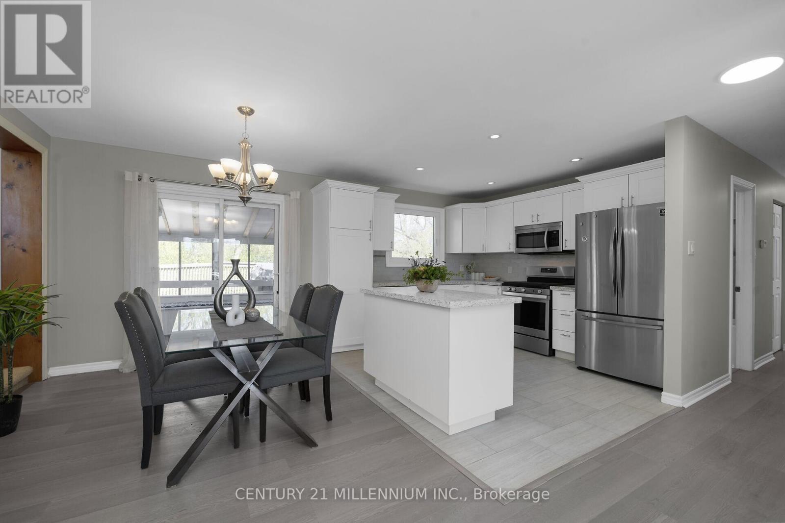 83 DOUGLAS CRESCENT - 8