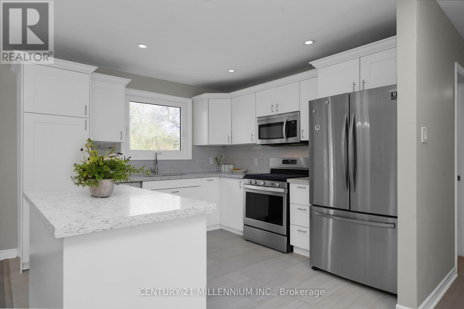 83 DOUGLAS CRESCENT - 9