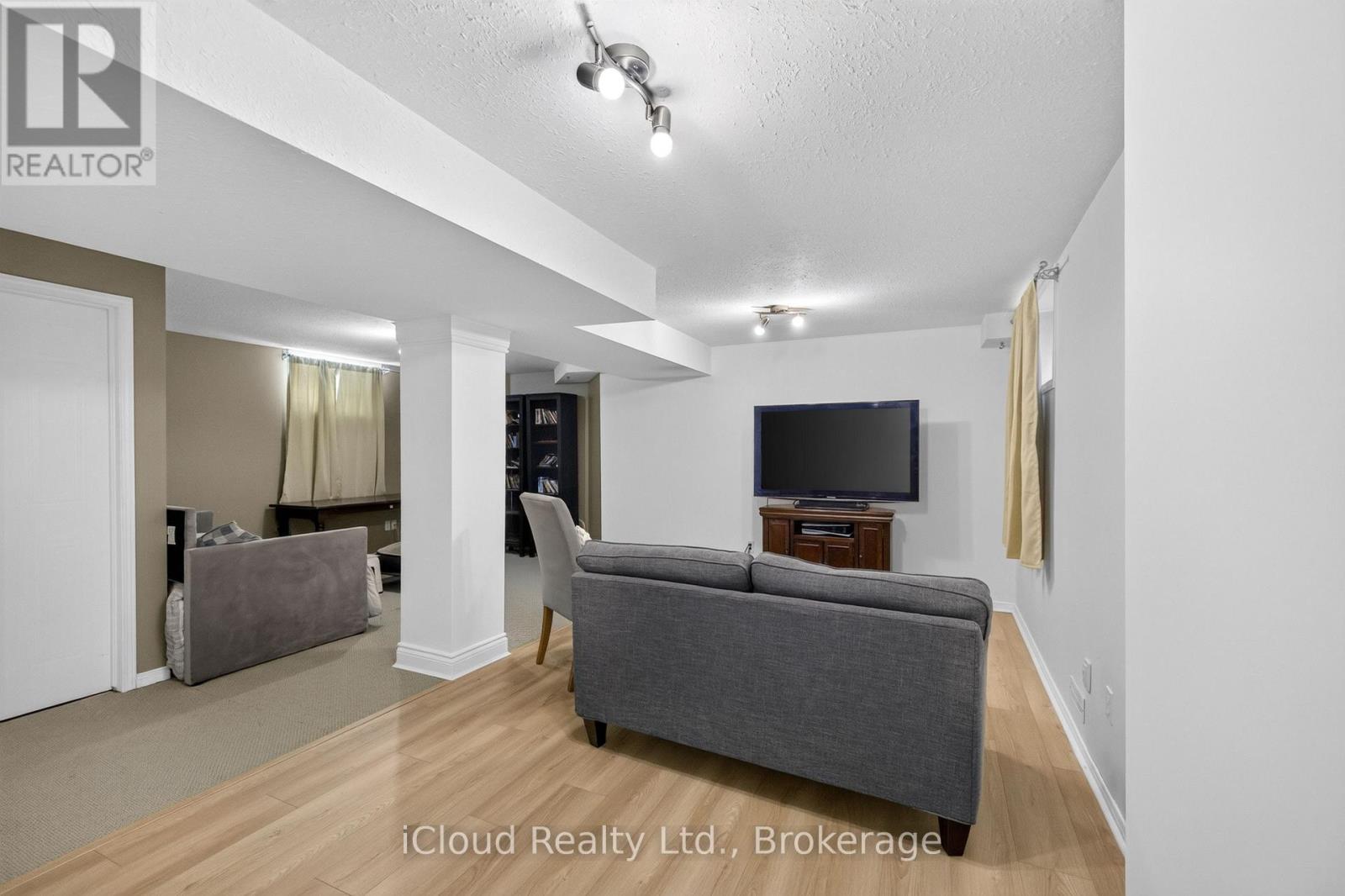 19 CRUSOE PLACE - 22