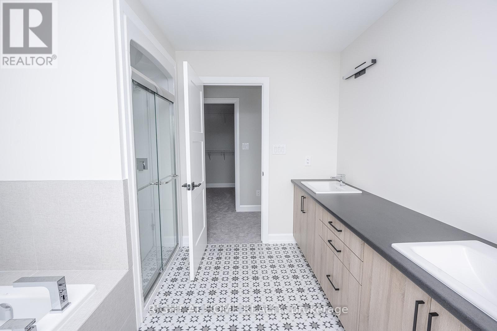 3909 MITCHELL CRESCENT - 17