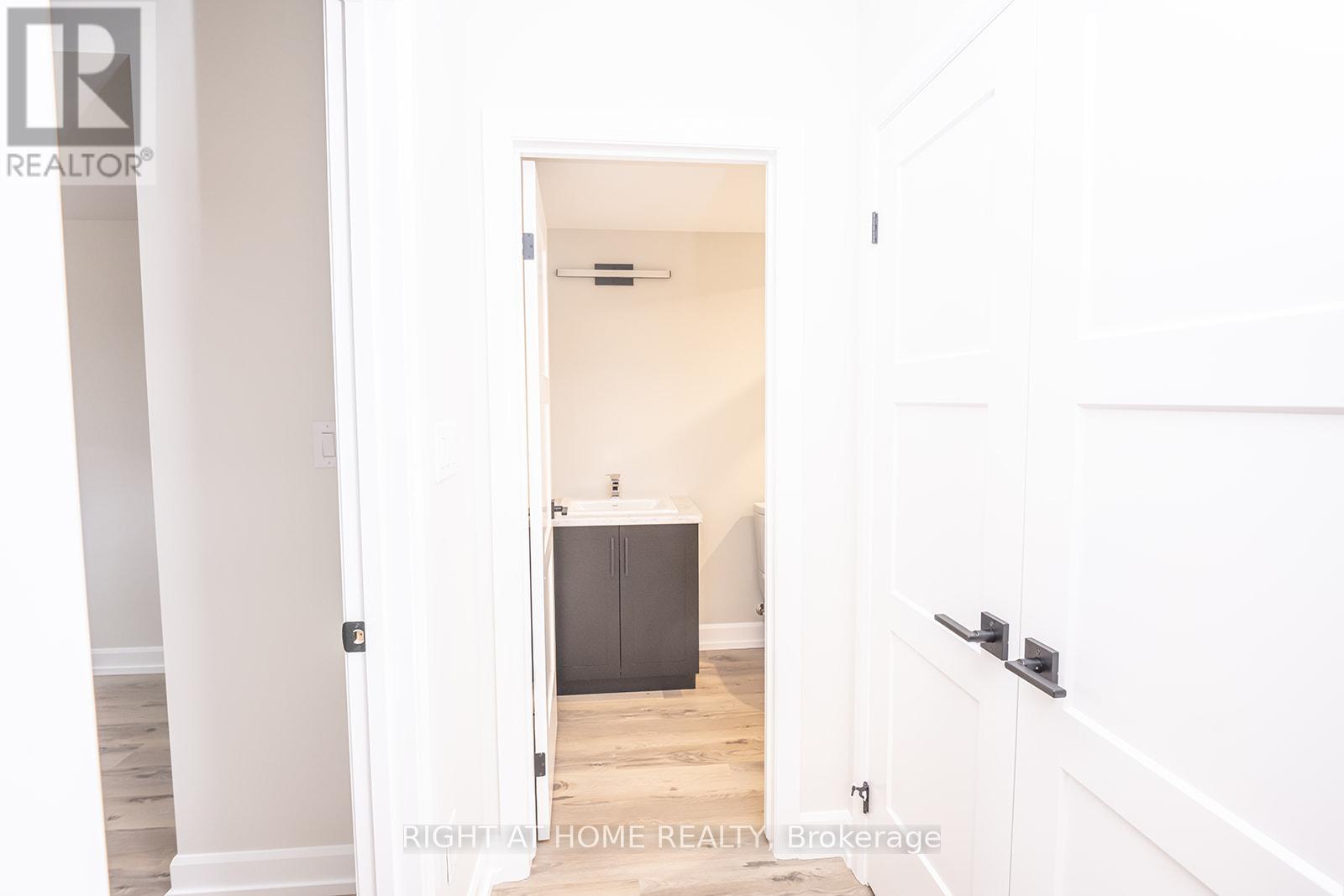 3909 MITCHELL CRESCENT - 9