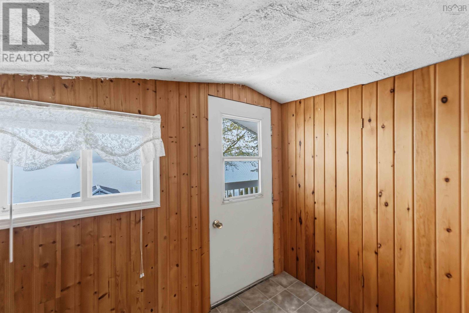244 East Lake Road - 39