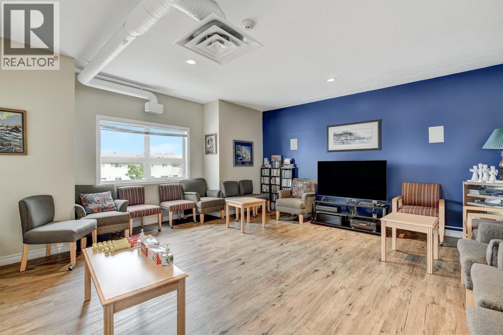 #228 10402 111 Street - 15