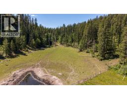 Living room - 187 Gibson Road, Lumby, BC V0E2G1 Photo 11