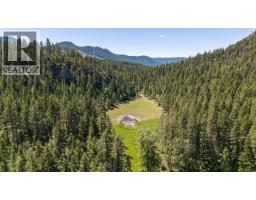 Kitchen - 187 Gibson Road, Lumby, BC V0E2G1 Photo 13