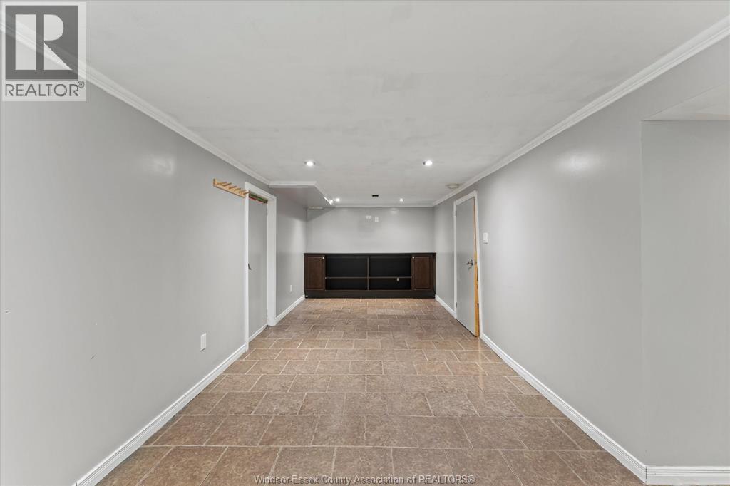 866 PARENT AVENUE - 23