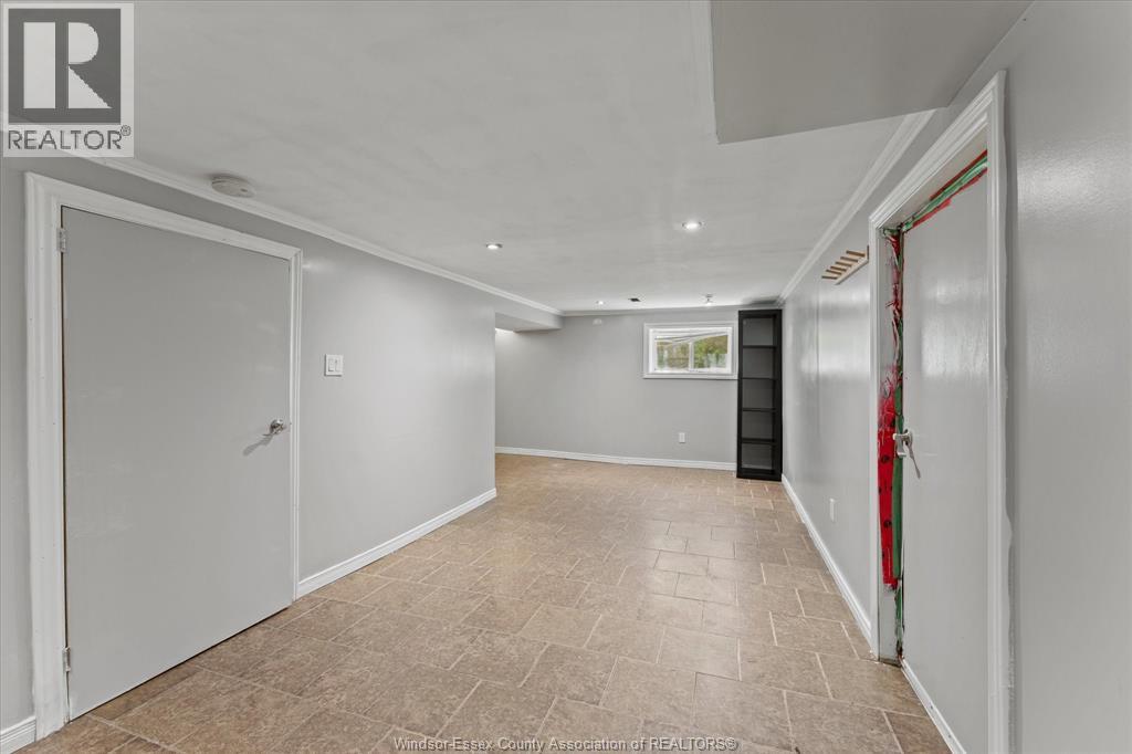 866 PARENT AVENUE - 24