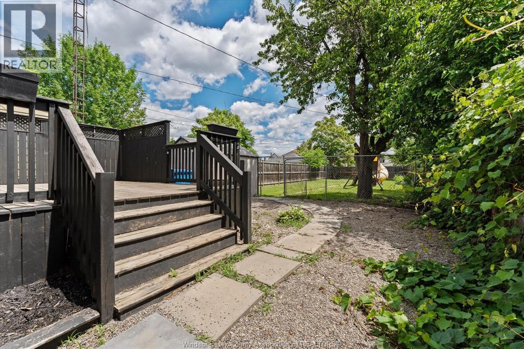 866 PARENT AVENUE - 29