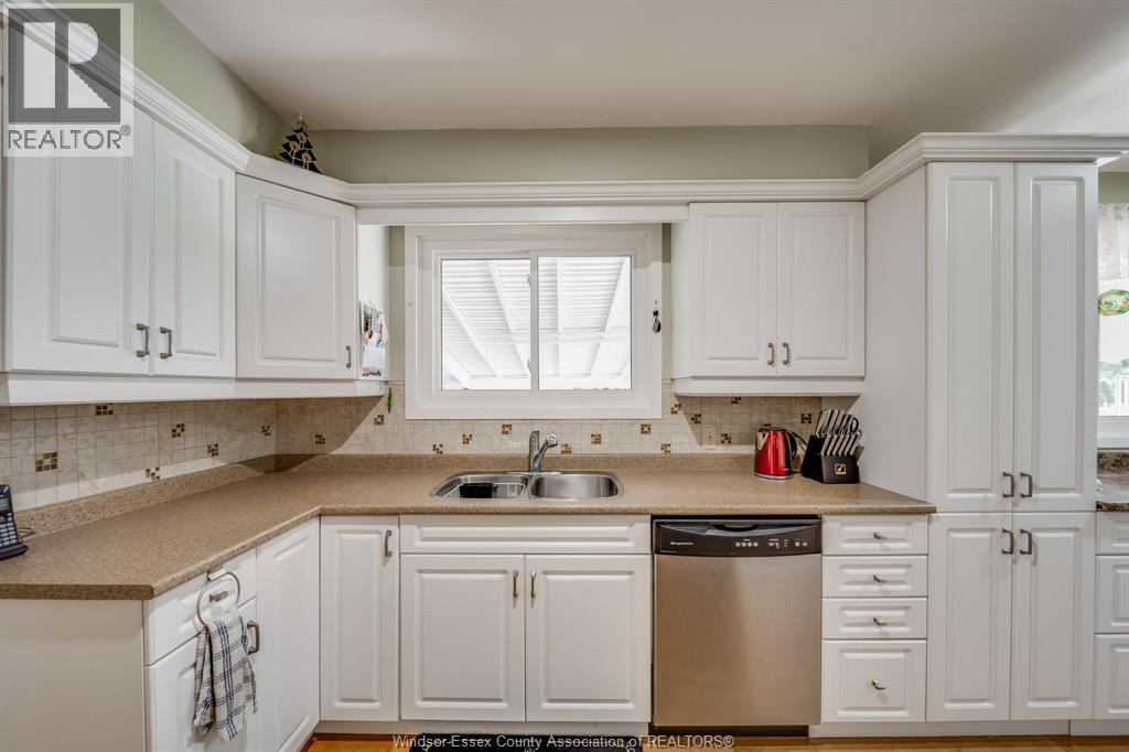 10 PHYLLIS AVENUE - Image 15