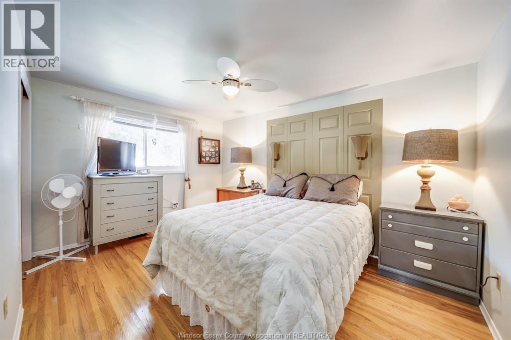 10 PHYLLIS AVENUE - Image 24