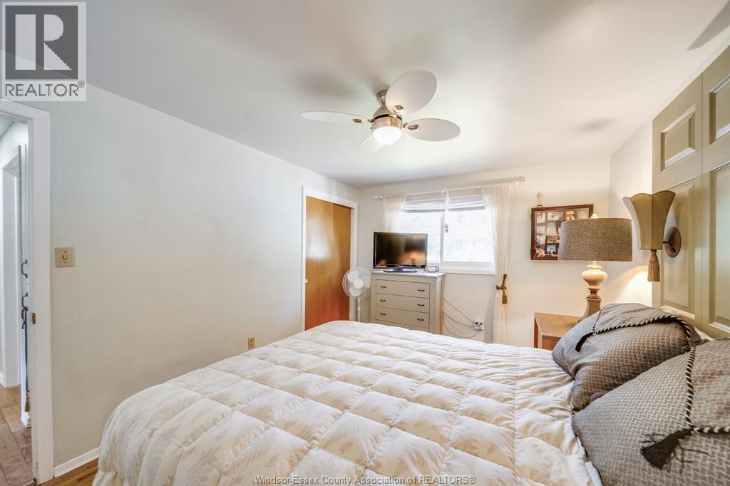 10 PHYLLIS AVENUE - Image 25