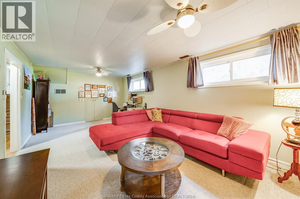10 PHYLLIS AVENUE - Image 33