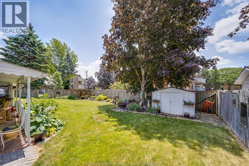 10 PHYLLIS AVENUE - Image 47