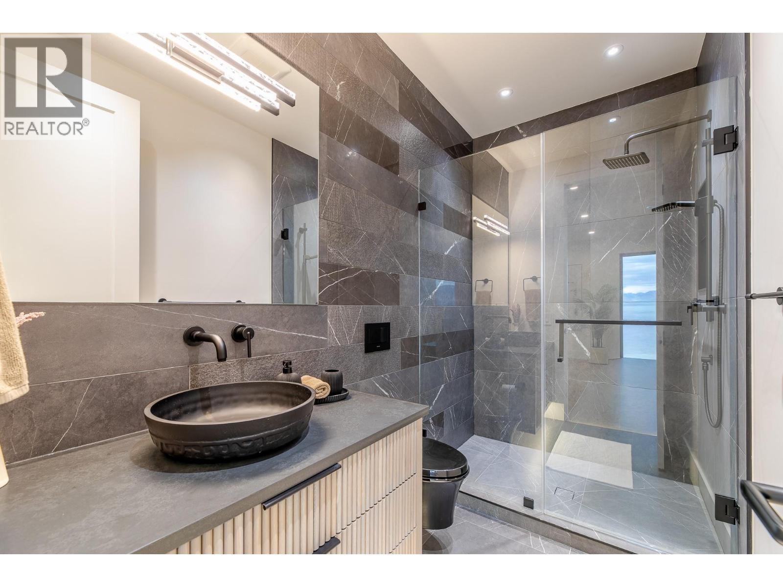 18657 McKenzie Court - 33