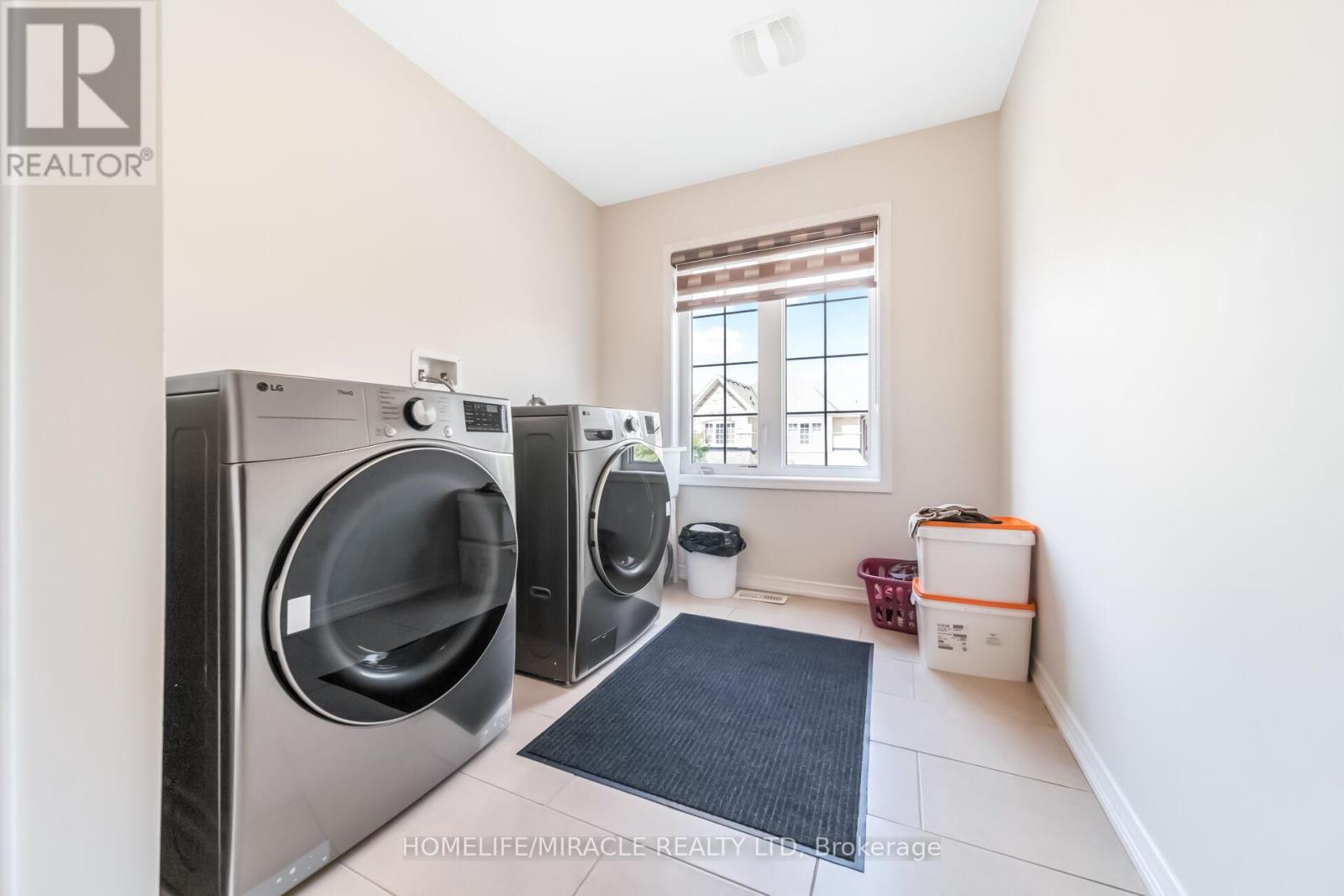 14 ABERCROMBIE CRESCENT - 19