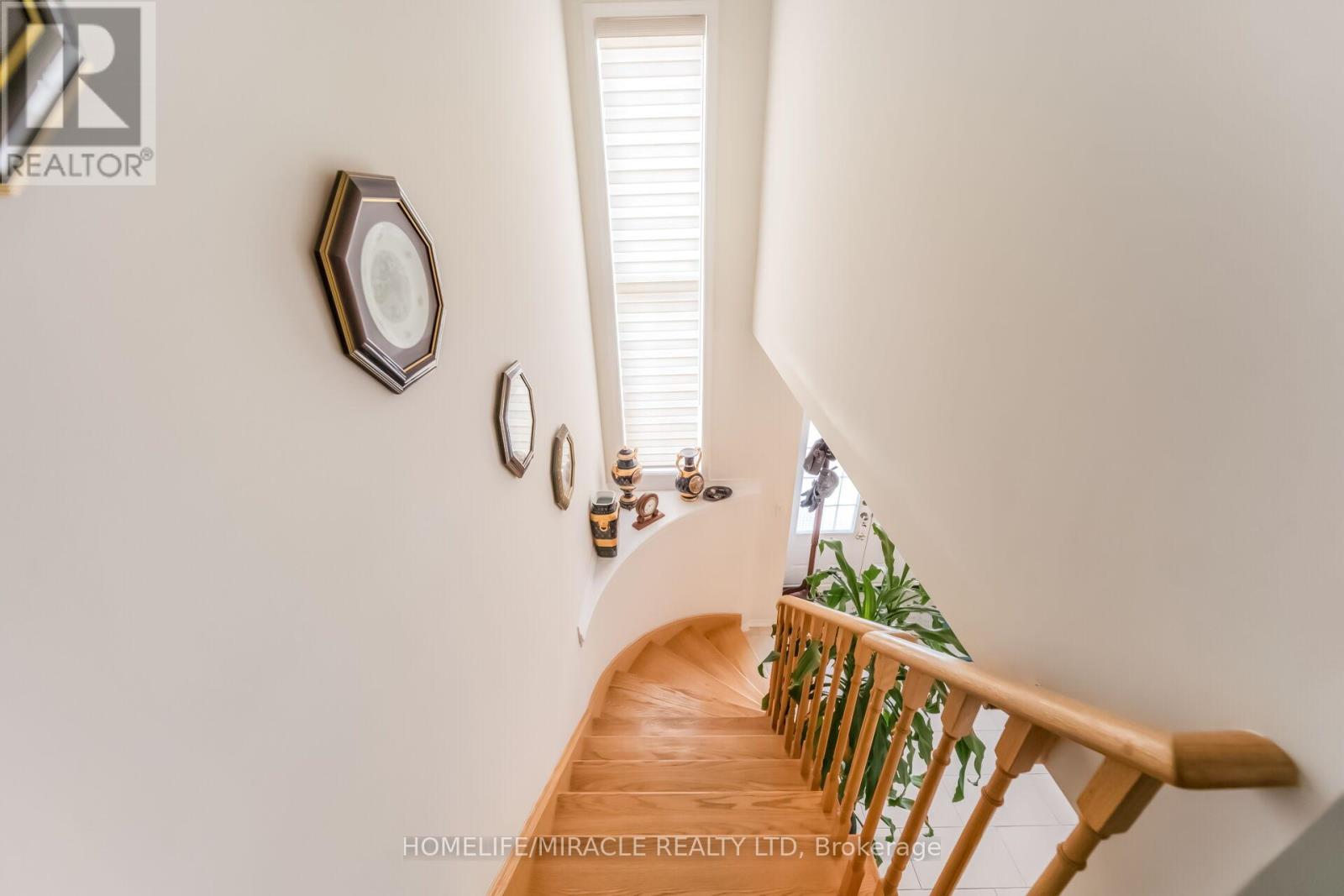 14 ABERCROMBIE CRESCENT - 37